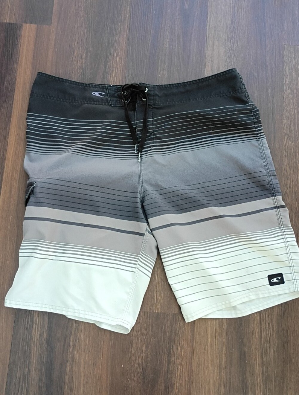 O'Neill Board Shorts Men's Size 36 Gray White Gradient Striped Swim Beach